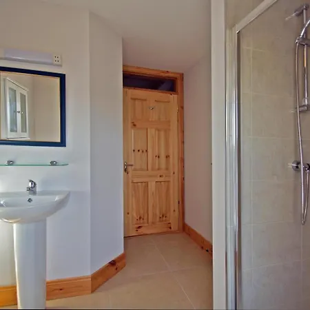 4 Bed In Kilbrittain Oc-i445 *