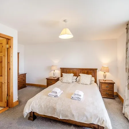 4 Bed In Kilbrittain Oc-i445 *